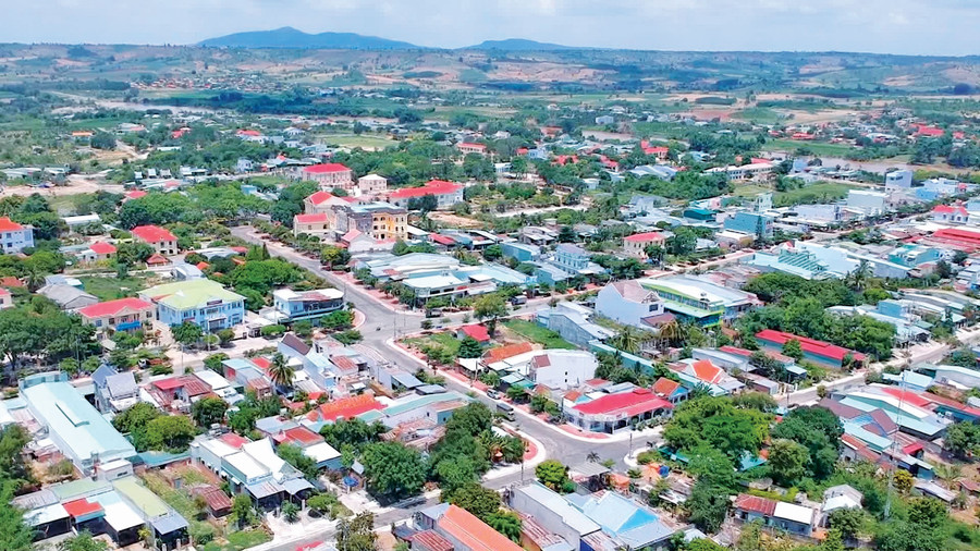 Trung tâm huyện Kông Chro nhìn từ trên cao. Ảnh: H.T Trung tâm huyện Kông Chro nhìn từ trên cao. Ảnh: H.T