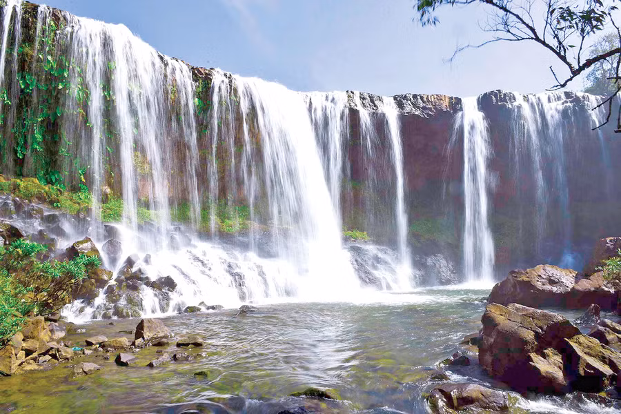 Thác Mơ-điểm du lịch hấp dẫn của huyện Ia Grai. Ảnh: L.N