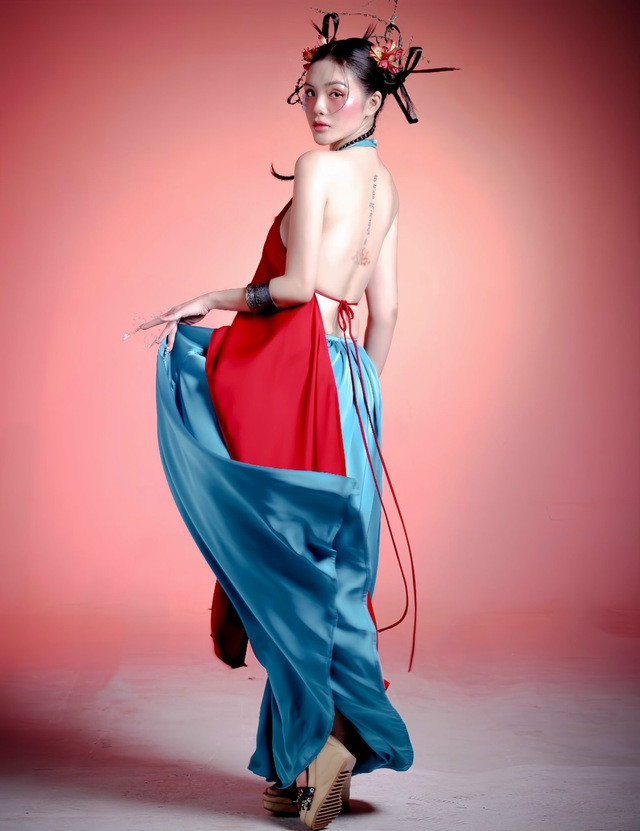 lưng trần gợi cảm lưng trần gợi cảm