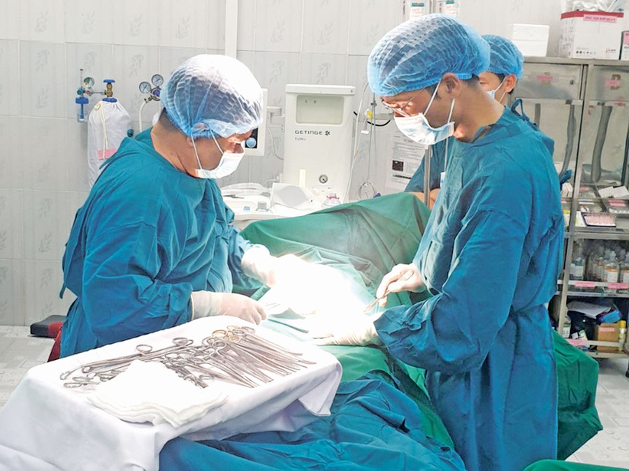 Trung tâm Y tế huyện Phú Thiện triển khai thành công phòng mổ. Ảnh: Minh Huệ Trung tâm Y tế huyện Phú Thiện triển khai thành công phòng mổ. Ảnh: Minh Huệ
