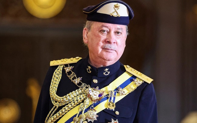 Quốc vương Sultan Ibrahim tại lễ nhậm chức ở Cung điện Hoàng gia ngày 31-1. Ảnh: AFP Quốc vương Sultan Ibrahim tại lễ nhậm chức ở Cung điện Hoàng gia ngày 31-1. Ảnh: AFP