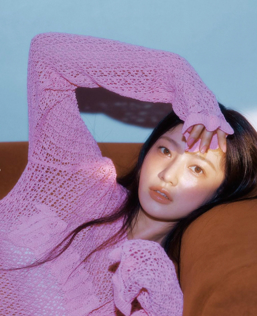 Sinh năm 1986, Song Ha Yoon tên thật là Kim Mi Seon, từng lấy nghệ danh là Kim Byul. Cô ra mắt vào năm 2003 qua phim truyền hình Sang Doo Let's go to School, hiện trực thuộc công ty King Kong by Starship Sinh năm 1986, Song Ha Yoon tên thật là Kim Mi Seon, từng lấy nghệ danh là Kim Byul. Cô ra mắt vào năm 2003 qua phim truyền hình Sang Doo Let's go to School, hiện trực thuộc công ty King Kong by Starship