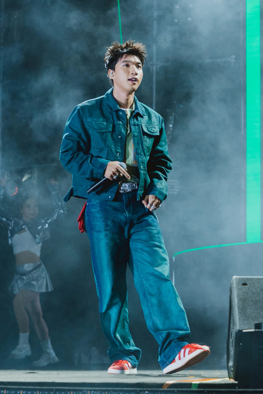 Trong đó, ca khúc Không thể say của Hieuthuhai cũng được hội đồng chuyên môn lựa chọn để đưa vào danh sách Top 10 ca khúc xuất sắc của năm