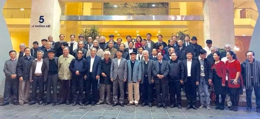 Cán bộ, phóng viên đoàn chuyên gia S78-TTXVN gặp mặt kỷ niệm nhân 40 năm TTXVN giúp Campuchia xây dựng TTX SPK, quân tình nguyện Việt Nam giúp dân Campuchia lật đổ chế độ Pol Pốt, xây dựng cuộc sống mới (7/1/1979-7/1/2019).