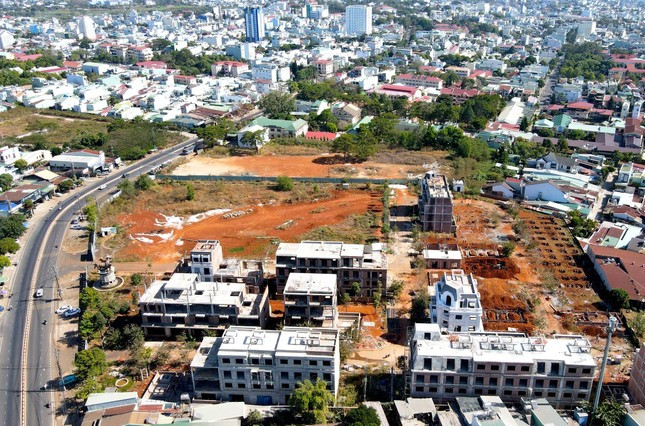 Dự án FLC Hilltop Gia Lai ở đường Nguyễn Văn Cừ, được ví như "đất vàng" của TP.Pleiku. Dự án FLC Hilltop Gia Lai ở đường Nguyễn Văn Cừ, được ví như "đất vàng" của TP.Pleiku.