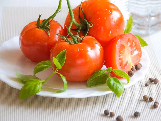 Tiêu thụ cà chua vừa phải sẽ giúp giảm huyết áp