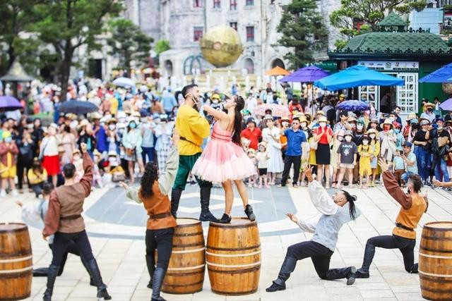 Bà Nà Hills (TP.Đà Nẵng) có nhiều hoạt động lễ hội, sản phẩm mới để thu hút du khách - du lịch