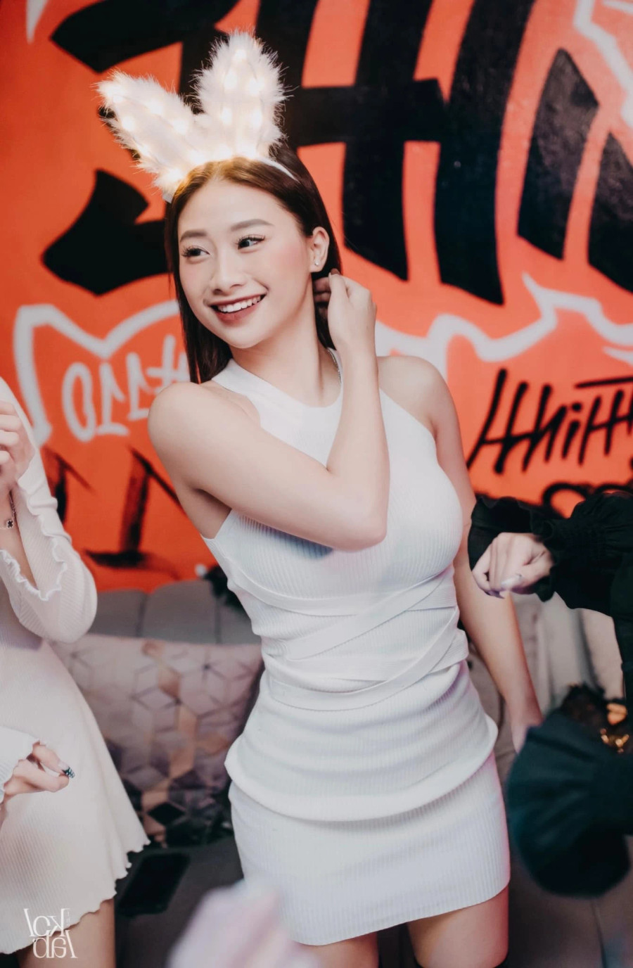 Những mẫu váy ngắn bó sát, cắt xẻ được Như Phương chọn khi tham dự những buổi tiệc cùng bạn bè Những mẫu váy ngắn bó sát, cắt xẻ được Như Phương chọn khi tham dự những buổi tiệc cùng bạn bè