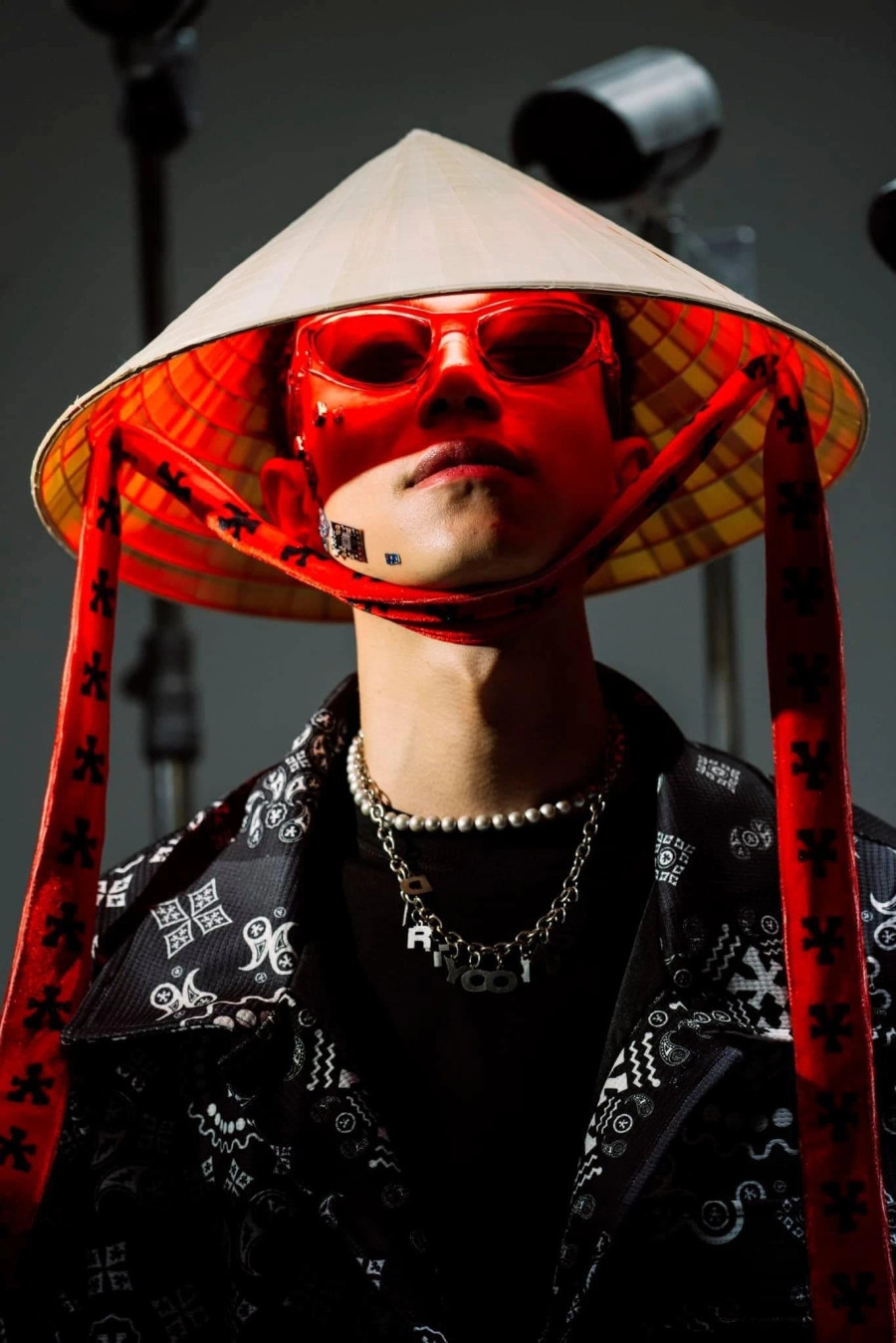 Zing MP3 công bố danh sách Top 10 ca khúc và nghệ sĩ sẽ được vinh danh tại Best Of 2023. Theo đó, ban tổ chức đã chọn lọc ra những nghệ sĩ và bài hát dựa theo số lượt nghe và mức độ thịnh hành, tổng hợp thành danh sách đề cử gửi đến hội đồng chuyên gia âm nhạc đánh giá và bình chọn. Trong đó, Double2T là một trong những nghệ sĩ trẻ góp mặt trong danh sách này