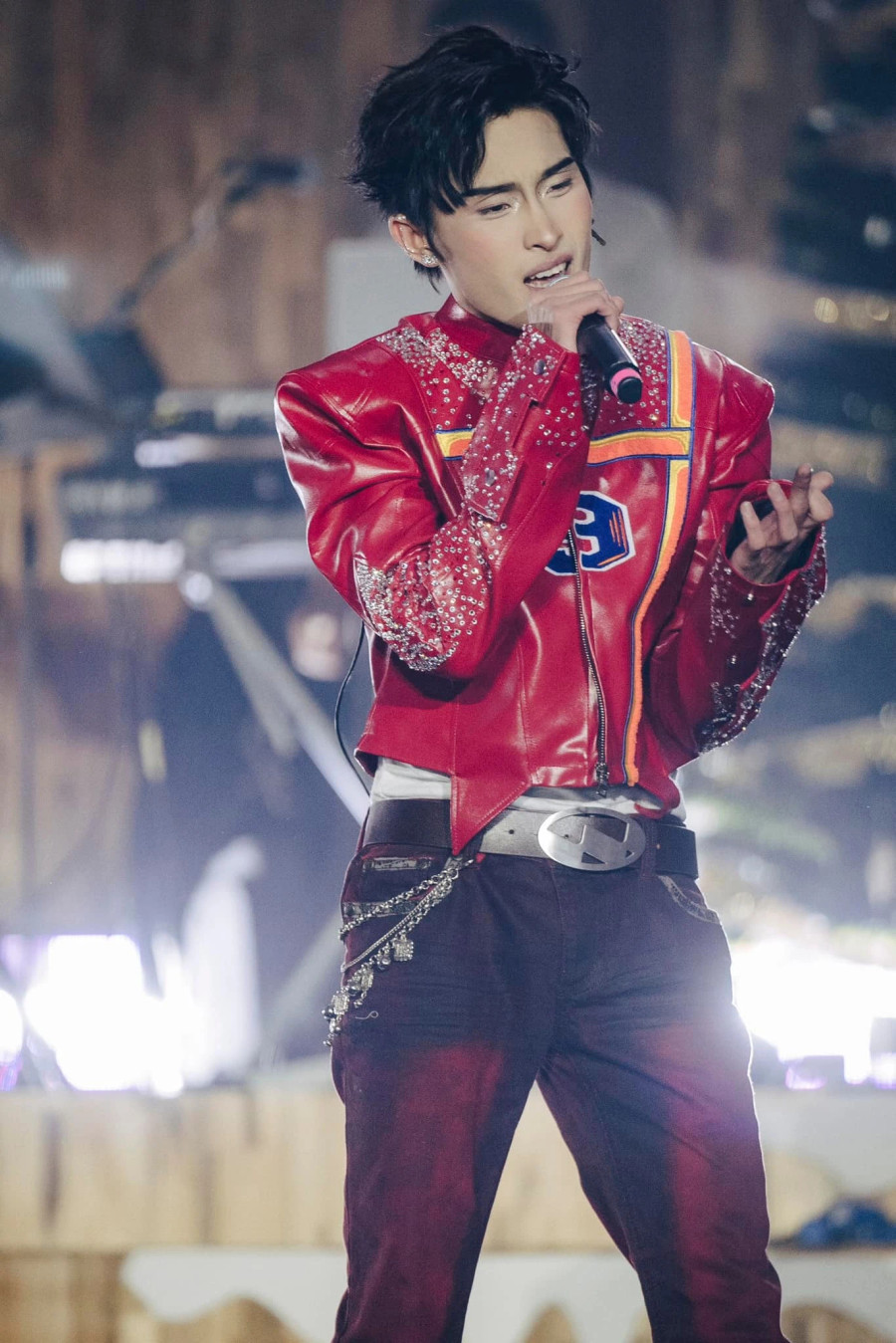 Bản hit Từng quen cũng được hội đồng chuyên môn của Best of 2023 lựa chọn vào Top 10 ca khúc hát xuất sắc của năm. Nói về danh sách này, nhạc sĩ Nguyễn Hồng Thuận chia sẻ: &quot;Đây đều là những ca khúc có độ lan tỏa sâu rộng và đa dạng nhiều đối tượng khán giả hơn các ca khúc còn lại. Một phần nữa, người nghệ sĩ trình diễn các ca khúc này cũng là những gương mặt đã có sự hoạt động rất năng nổ trong năm vừa qua&quot;