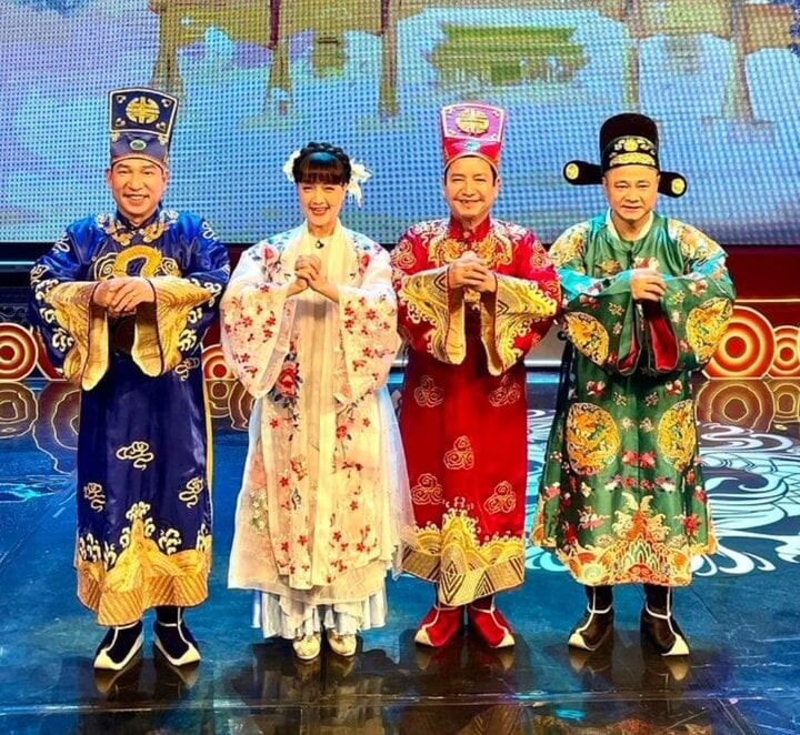 Táo quân 2024 tiếp tục lên sóng phục vụ khán giả. Táo quân 2024 tiếp tục lên sóng phục vụ khán giả.