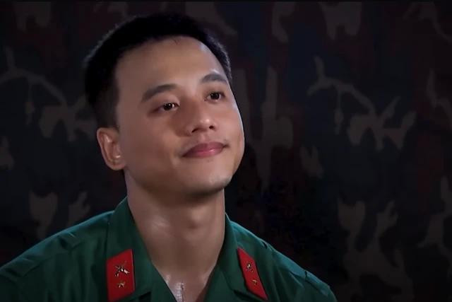 Mai Tài Phến bật khóc khi nhắc đến ba ruột Mai Tài Phến bật khóc khi nhắc đến ba ruột