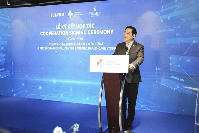 PGS-TS Lương Ngọc Khuê - Cục trưởng Cục Quản lý Khám chữa bệnh phát biểu tại buổi lễ ký kết hợp tác PGS-TS Lương Ngọc Khuê - Cục trưởng Cục Quản lý Khám chữa bệnh phát biểu tại buổi lễ ký kết hợp tác