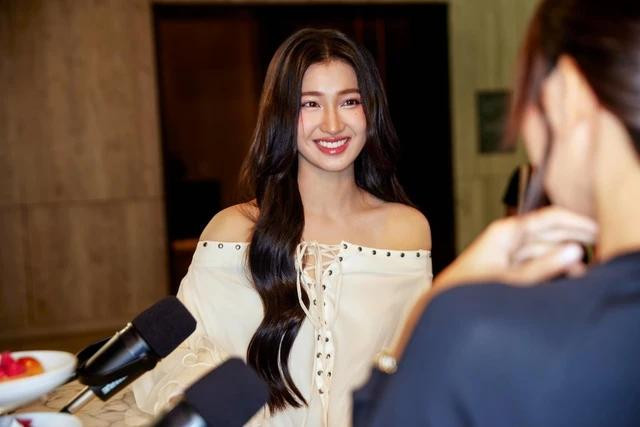 Á hậu Phương Nhi thừa nhận áp lực khi nhận những lời khen ngợi về ngoại hình Á hậu Phương Nhi thừa nhận áp lực khi nhận những lời khen ngợi về ngoại hình