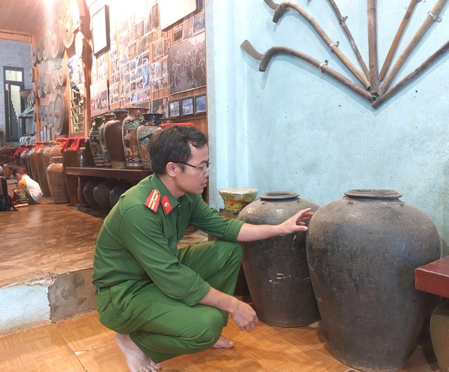 Anh Bộ sưu tầm được 8 chiếc chóe thế mạng