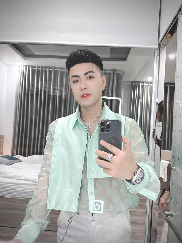 Có thể thấy giọng ca Mùa đông không lạnh chăm chút hình ảnh hơn khi đăng tải trên mạng xã hội. Ảnh: FBNV Có thể thấy giọng ca Mùa đông không lạnh chăm chút hình ảnh hơn khi đăng tải trên mạng xã hội. Ảnh: FBNV