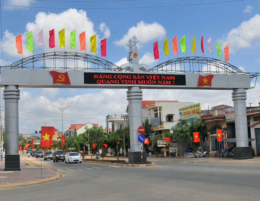 Thực hiện các phong trào thi đua, cuộc vận động "Toàn dân đoàn kết xây dựng nông thôn mới, đô thị văn minh" bộ mặt Kbang ngày càng khang trang. Ảnh: Ngọc Minh Thực hiện các phong trào thi đua, cuộc vận động "Toàn dân đoàn kết xây dựng nông thôn mới, đô thị văn minh" bộ mặt Kbang ngày càng khang trang. Ảnh: Ngọc Minh