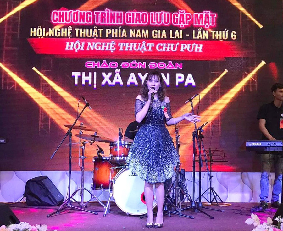 MC Kpă H'Buôn tham gia chương trình giao lưu văn nghệ tại huyện Chư Pưh. Ảnh nhân vật cung cấp MC Kpă H'Buôn tham gia chương trình giao lưu văn nghệ tại huyện Chư Pưh. Ảnh nhân vật cung cấp