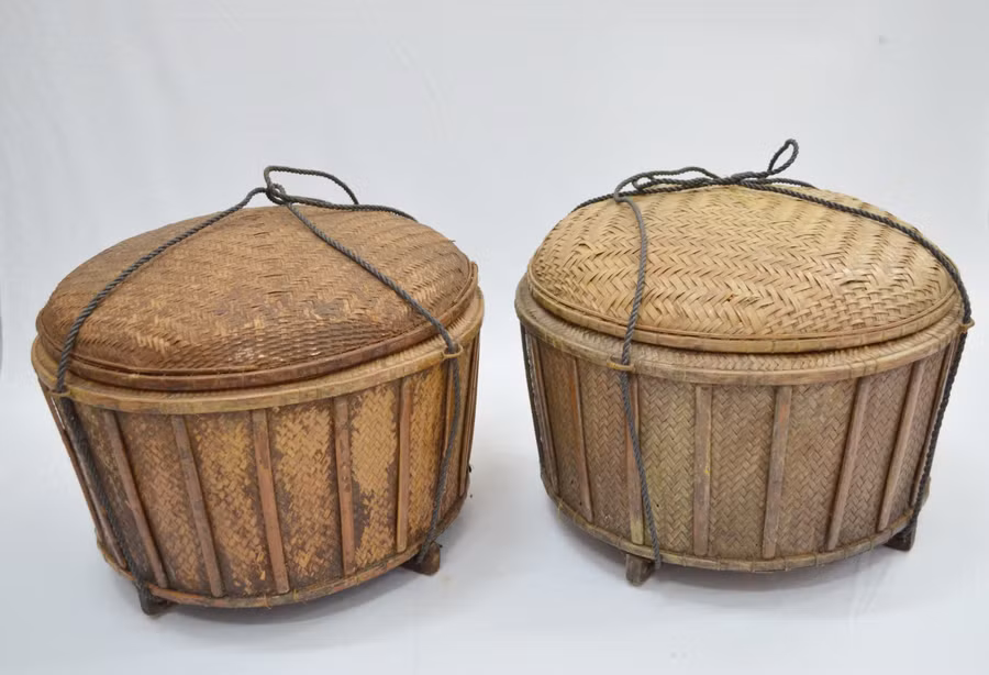 Gánh bầu được lưu giữ tại Bảo tàng tỉnh. Ảnh: Xuân Toản