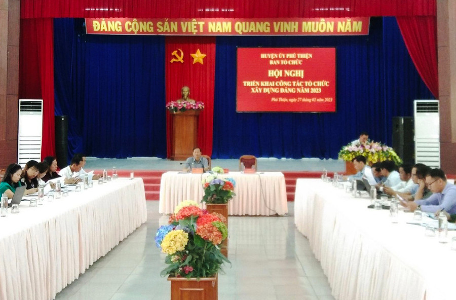 Huyện ủy Phú Thiện tổ chức hội nghị đánh giá kết quả công tác tổ chức xây dựng Đảng năm 2022 và triển khai phương hướng, nhiệm vụ năm 2023. Ảnh: Vũ Chi Huyện ủy Phú Thiện tổ chức hội nghị đánh giá kết quả công tác tổ chức xây dựng Đảng năm 2022 và triển khai phương hướng, nhiệm vụ năm 2023. Ảnh: Vũ Chi