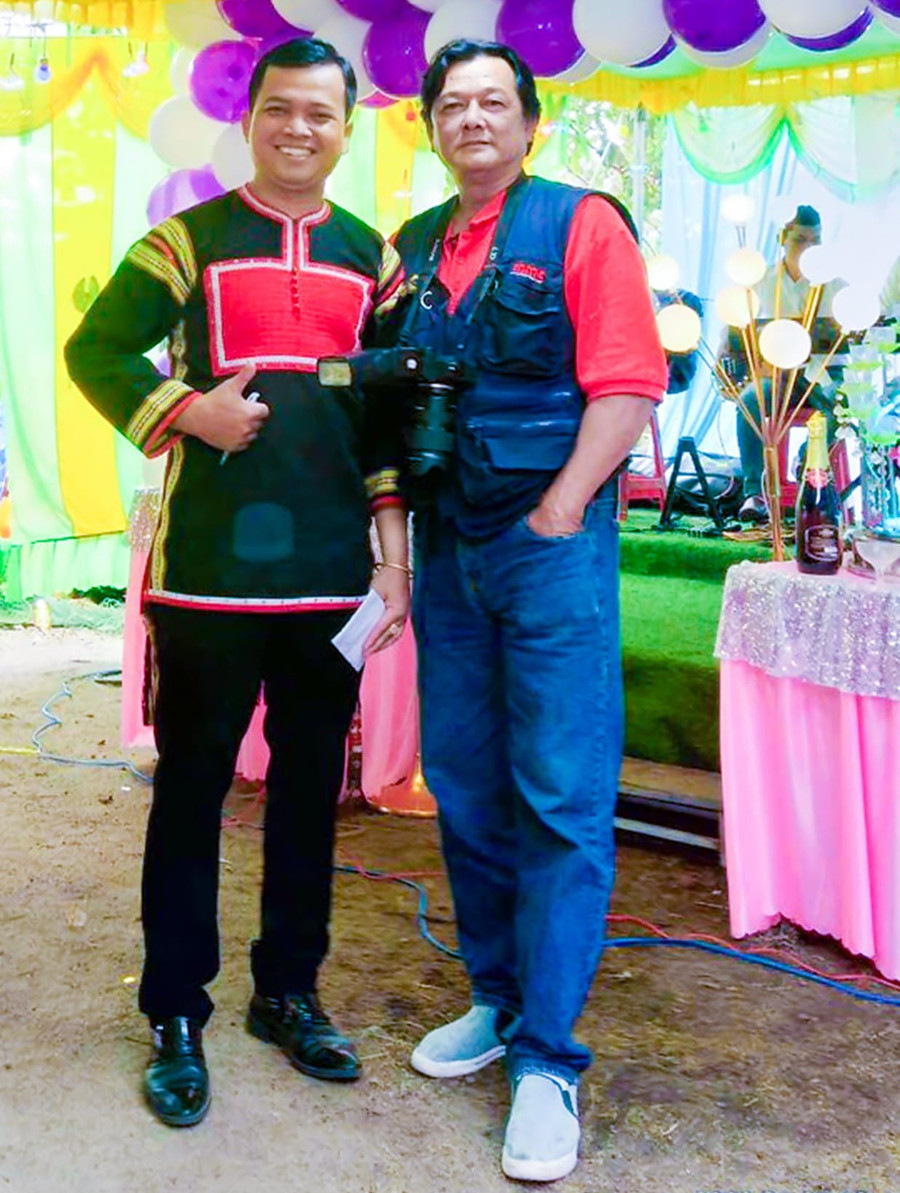 MC Siu Nghiệp (bìa trái) tại một tiệc cưới. Ảnh nhân vật cung cấp MC Siu Nghiệp (bìa trái) tại một tiệc cưới. Ảnh nhân vật cung cấp