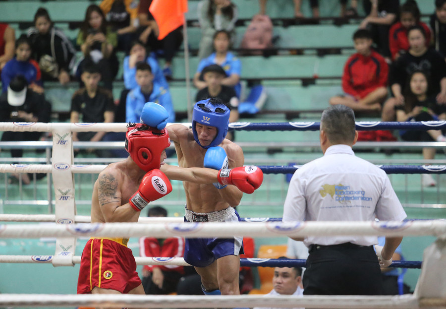 Ở Giải Vô địch các CLB Muay quốc gia 2023, khán giả được xem trực tiếp các trận đấu kịch tính tại khu vực Quảng trường Đại Đoàn Kết. Ảnh: Lê Văn Ngọc Ở Giải Vô địch các CLB Muay quốc gia 2023, khán giả được xem trực tiếp các trận đấu kịch tính tại khu vực Quảng trường Đại Đoàn Kết. Ảnh: Lê Văn Ngọc