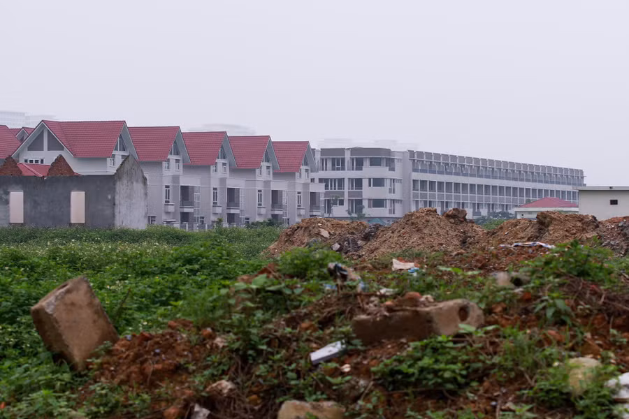 Một trong những nguyên nhân chênh lệch địa tô cực kỳ lớn là sự bất hợp lý trong quy định khung giá đất nhà nước quá xa, quá lạc hậu so với giá thị trường. Ảnh minh hoạ: Hải Nguyễn