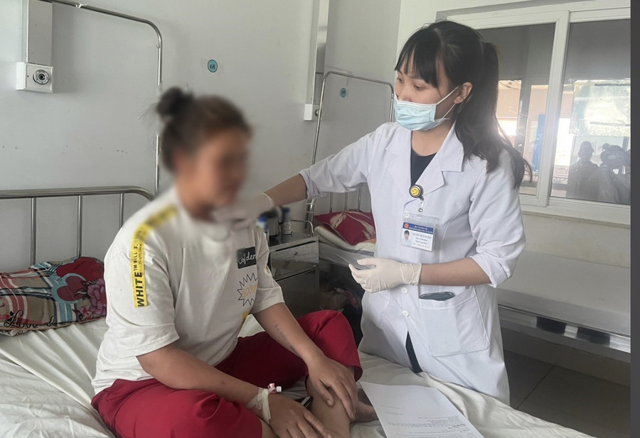 Sau khi tiến hành phẫu thuật khối u, sức khỏe của bệnh nhân tiến triển tốt và có thể xuất viện trong những ngày tới. Ảnh: Hồng Chuyên