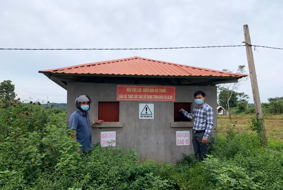 Các địa phương gặp khó trong thực hiện chỉ tiêu về thu gom, xử lý rác thải nguy hại. Ảnh: Nhật Hào