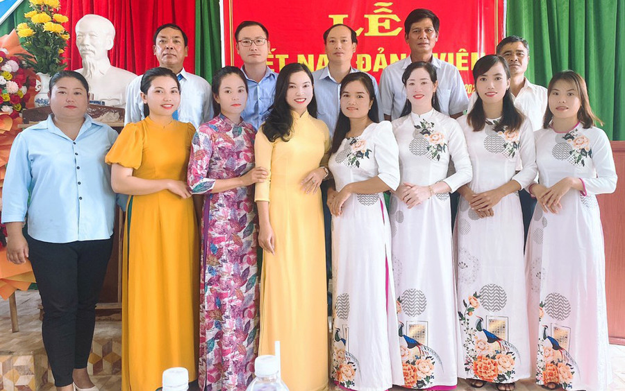 Từ đầu năm đến nay, các tổ chức cơ sở Đảng tại huyện Phú Thiện kết nạp được 30 đảng viên mới. Ảnh: Vũ Chi Từ đầu năm đến nay, các tổ chức cơ sở Đảng tại huyện Phú Thiện kết nạp được 30 đảng viên mới. Ảnh: Vũ Chi