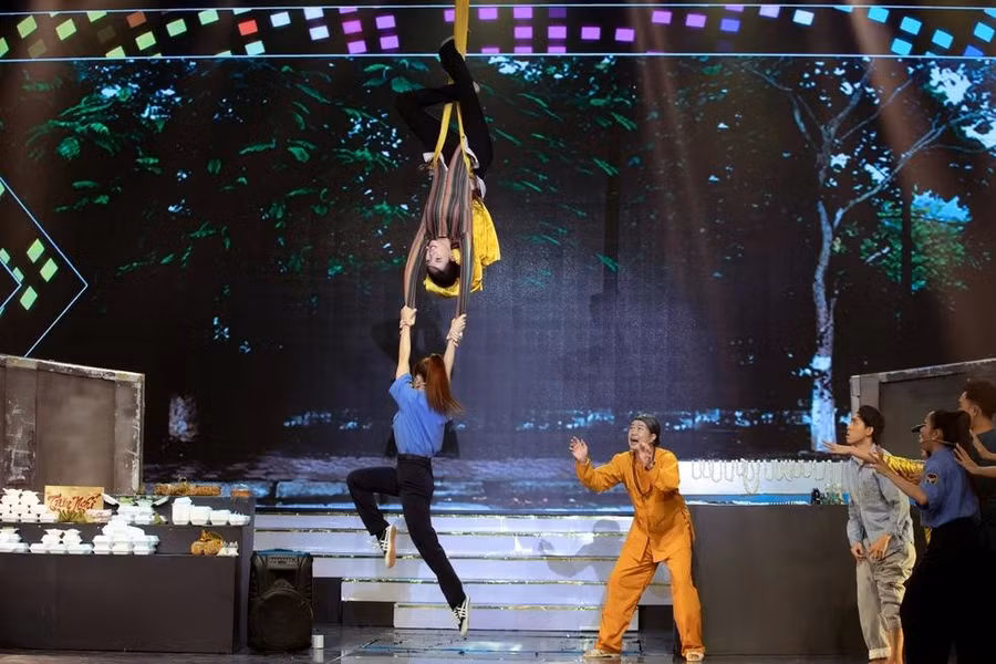 Phan Thị Mơ tập luyện để có được màn đu dây ấn tượng trong đêm chung kết