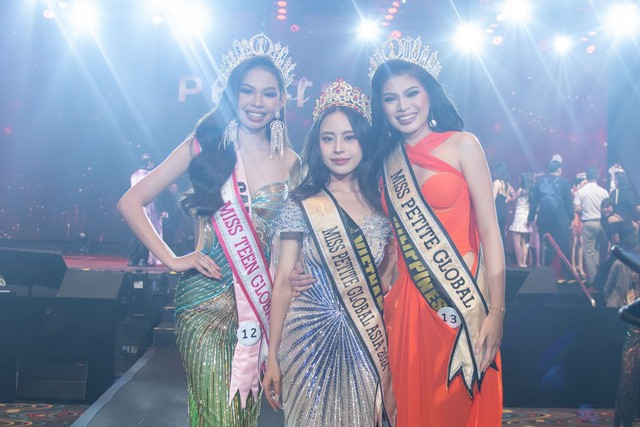 Miss Petite Global Asia 2024 gọi tên Á hậu thấp nhất lịch sử của Việt Nam là Lê Trang Ngân (người đứng giữa) Miss Petite Global Asia 2024 gọi tên Á hậu thấp nhất lịch sử của Việt Nam là Lê Trang Ngân (người đứng giữa)