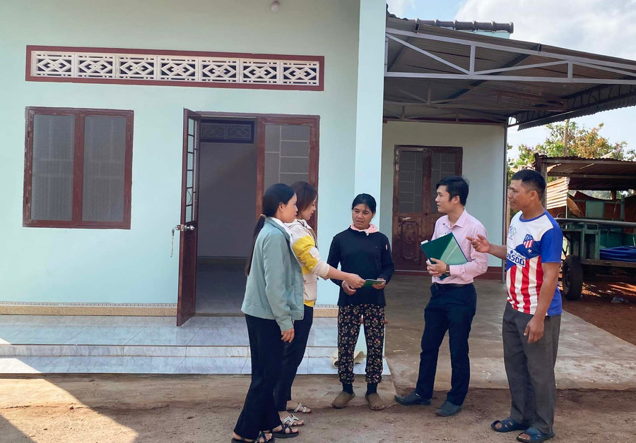 Chương trình cho vay hỗ trợ nhà ở theo Nghị định số 28/2022/NĐ-CP đã giúp nhiều hộ nghèo dân tộc thiểu số ở huyện Đak Đoa an cư. Ảnh: SƠN CA Chương trình cho vay hỗ trợ nhà ở theo Nghị định số 28/2022/NĐ-CP đã giúp nhiều hộ nghèo dân tộc thiểu số ở huyện Đak Đoa an cư. Ảnh: SƠN CA