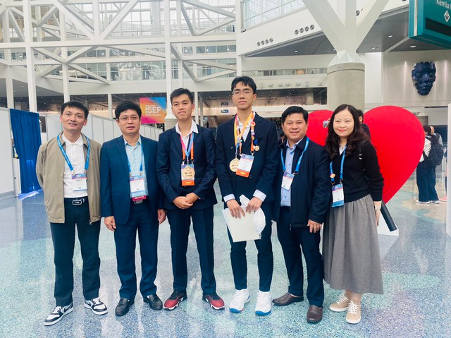 Đoàn giáo viên và học sinh Việt Nam tại Mỹ Đoàn giáo viên và học sinh Việt Nam tại Mỹ