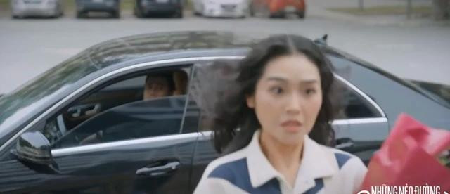 Phương Đông được Vinh săn đón, tán tỉnh kiểu người đẹp đại gia Phương Đông được Vinh săn đón, tán tỉnh kiểu người đẹp đại gia