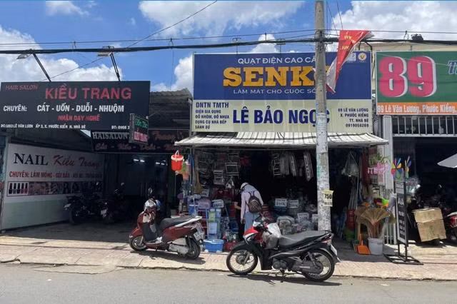 Số nhà trên đường Lê Văn Lương (H.Nhà Bè, TP.HCM) đang từ số 1053 bỗng bị chen giữa bởi 2 nhà cùng mang số 89