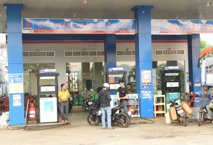 Công ty TNHH Một thành viên Phương Tiến (thị trấn Ia Kha) vừa được Chủ tịch UBND huyện khen thưởng về thành tích xuất sắc trong thực hiện chính sách, pháp luật thuế và phát triển doanh. Ảnh: T.N Công ty TNHH Một thành viên Phương Tiến (thị trấn Ia Kha) vừa được Chủ tịch UBND huyện khen thưởng về thành tích xuất sắc trong thực hiện chính sách, pháp luật thuế và phát triển doanh. Ảnh: T.N