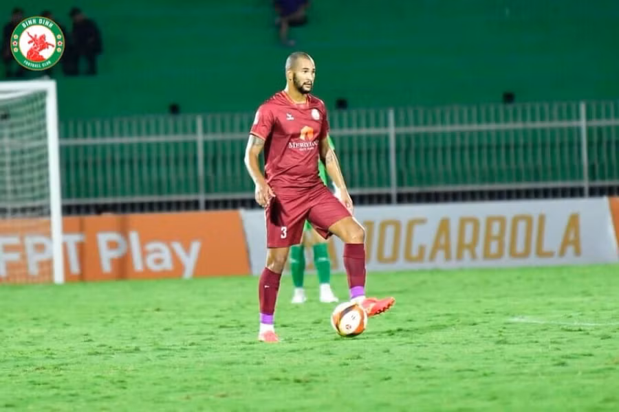 Marlon ghi bàn thắng quý giá để giúp CLB Bình Định giữ lại 1 điểm trên sân nhà