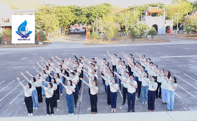 Từng bước nhảy như lời cam kết của tuổi trẻ về sự chung tay vì chủ quyền biển, đảo Tổ quốc