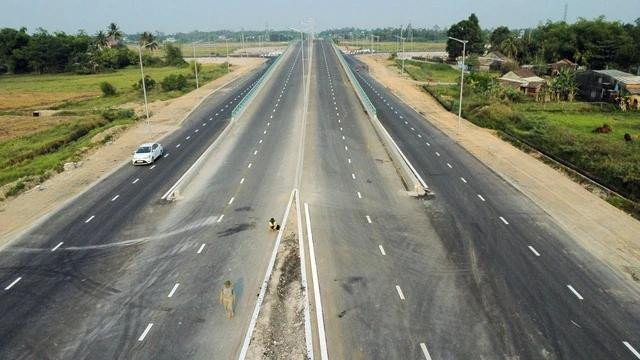 Công trình sau khi thông xe kỹ thuật sẽ tiếp tục hoàn thiện các hạng mục còn lại Công trình sau khi thông xe kỹ thuật sẽ tiếp tục hoàn thiện các hạng mục còn lại