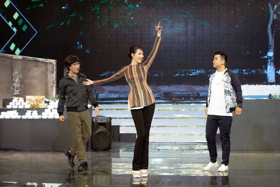 Phan Thị Mơ được khen duyên dáng khi lấn sân sang mảng hài kịch