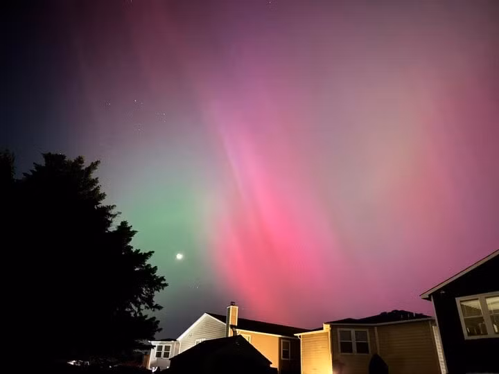 Màn đêm huyền ảo ở bang Alabama, phía bắc nước Mỹ. (Ảnh: X/Amber Kulick