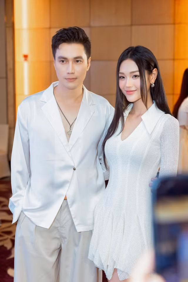 Việt Anh và Cù Thị Trà Việt Anh và Cù Thị Trà