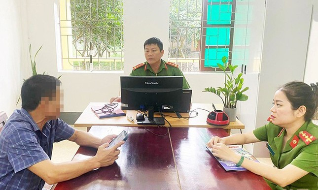 Công an xã Đức Lạng kịp thời ngăn chặn vụ lừa đảo. Công an xã Đức Lạng kịp thời ngăn chặn vụ lừa đảo.