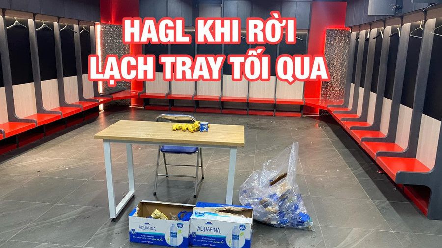 HAGL và hành động tuyệt đẹp khiến người hâm mộ thán phục - Ảnh 1. Toàn đội HAGL đã dọn dẹp sạch sẽ phòng thay đồ ở sân Lạch Tray trước khi rời đi. Ảnh: YOUTUBE NGOÀI ĐƯỜNG PISTE