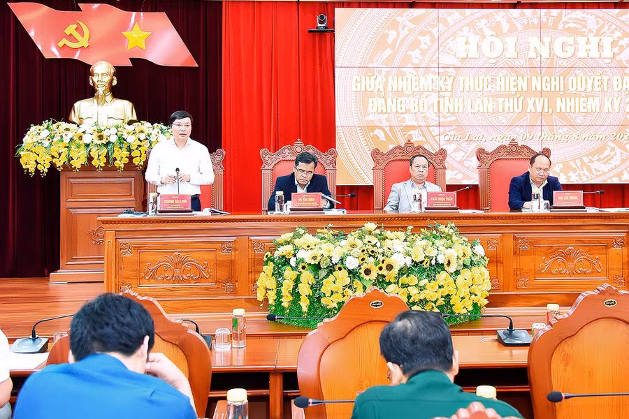 Chủ tịch UBND tỉnh Trương Hải Long phát biểu tại hội nghị. Ảnh: Đức Thụy