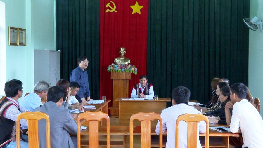 Phó Bí thư Tỉnh ủy, Chủ tịch UBND tỉnh Gia Lai Trương Hải Long phát biểu tại buổi sinh hoạt chi bộ thôn KDập, xã Hneng, huyện Đak Đoa. Ảnh: Ngọc Định Phó Bí thư Tỉnh ủy, Chủ tịch UBND tỉnh Gia Lai Trương Hải Long phát biểu tại buổi sinh hoạt chi bộ thôn KDập, xã Hneng, huyện Đak Đoa. Ảnh: Ngọc Định