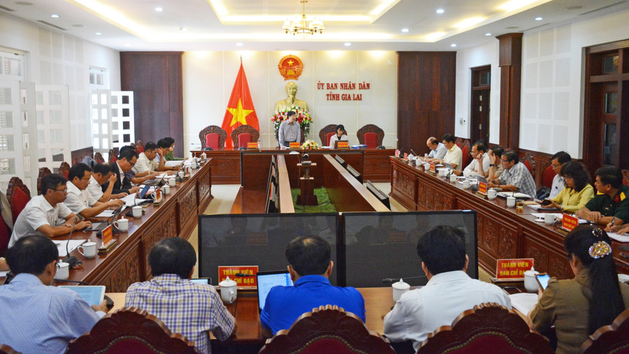 Quang cảnh hội nghị sơ kết đánh giá tình hình triển khai thực hiện các Chương trình mục tiêu quốc gia giai đoạn 2021-2025 trên địa bàn tỉnh. Ảnh: Minh Nguyễn Quang cảnh hội nghị sơ kết đánh giá tình hình triển khai thực hiện các Chương trình mục tiêu quốc gia giai đoạn 2021-2025 trên địa bàn tỉnh. Ảnh: Minh Nguyễn