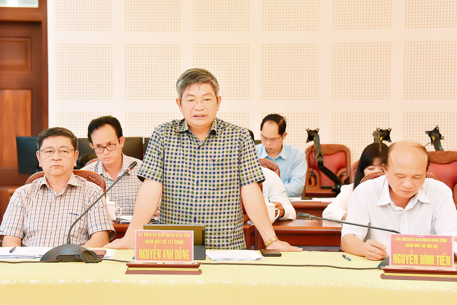 Giám đốc Sở Tài chính Nguyễn Anh Dũng thông tin về chỉ tiêu thu ngân sách nhà nước trên địa bàn. Ảnh: Đức Thụy Giám đốc Sở Tài chính Nguyễn Anh Dũng thông tin về chỉ tiêu thu ngân sách nhà nước trên địa bàn. Ảnh: Đức Thụy