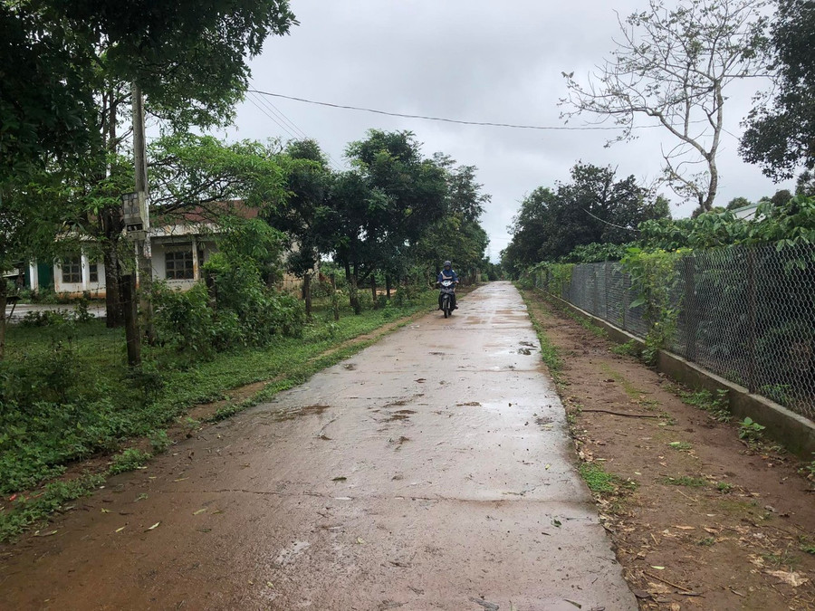 Đường giao thông liên thôn ở xã Ia Hrung được bê tông hoá 100%. Ảnh: Thiên Di